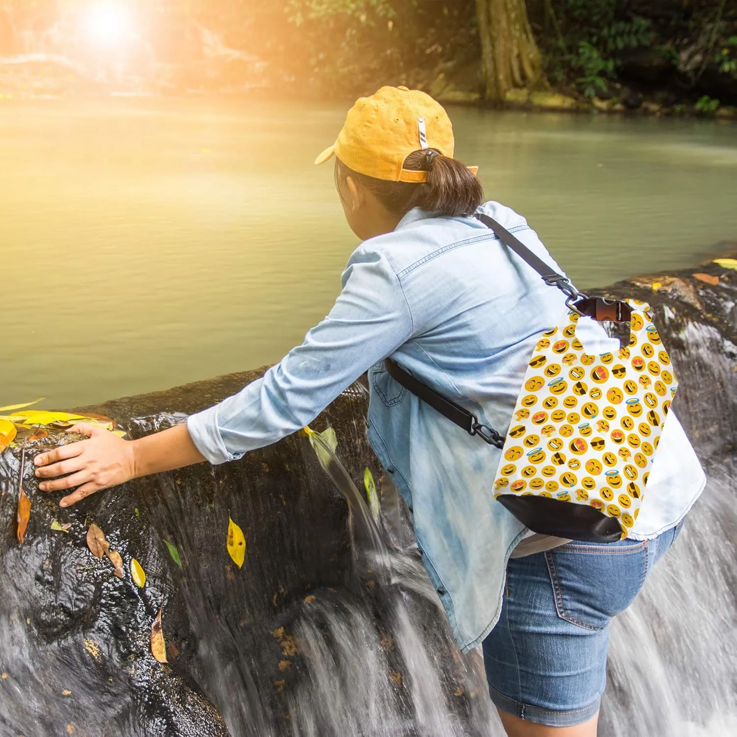 Aduro Waterproof Phone Bag Floating Lightweight Waterproof Bag - Ideal Dry Bags for Kayaking, Rafting, Boating, Swimming, Camping, Hiking, Beach, Fishing, and Backpacking - 2L / 5L / 10L / 20L